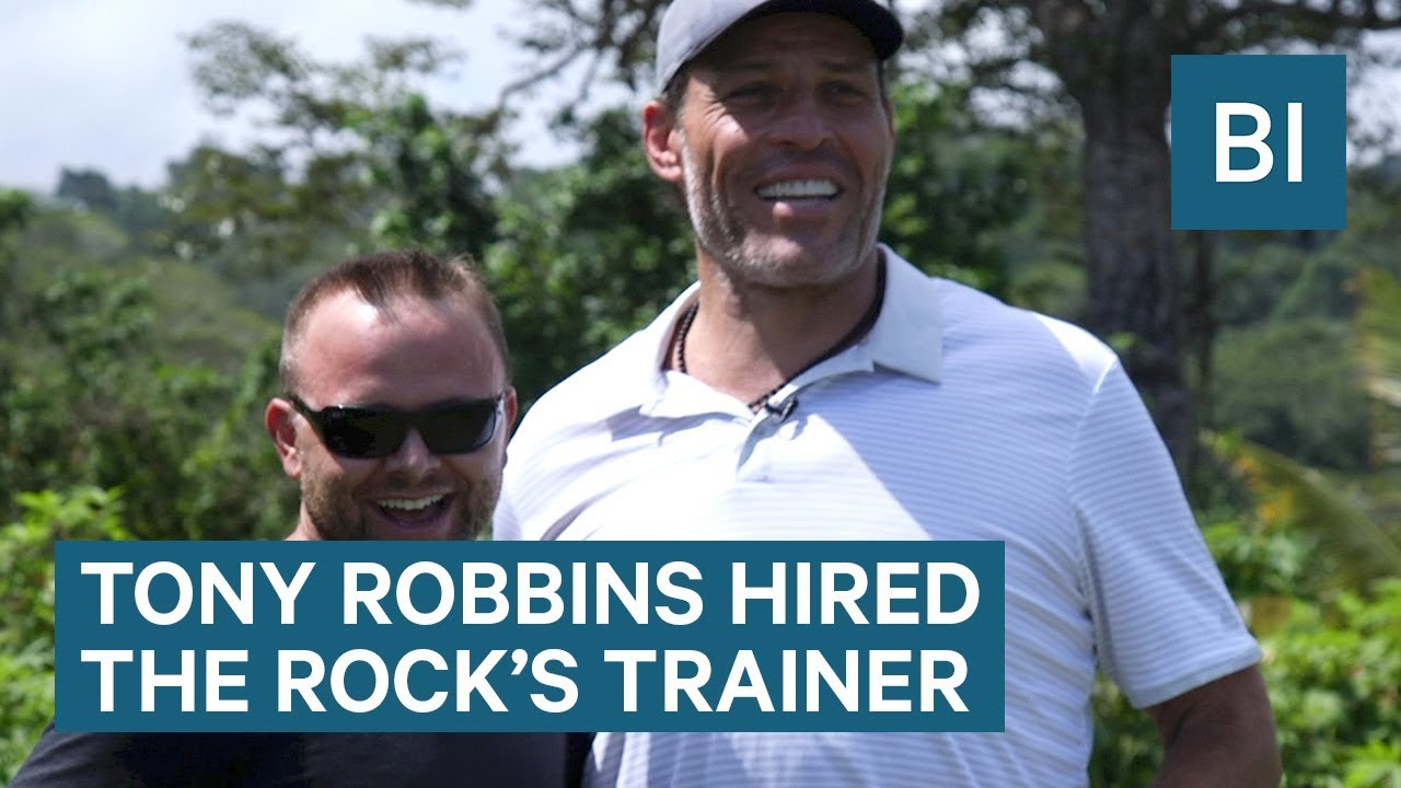 Tony Robbins ha assunto il personal trainer di The Rock